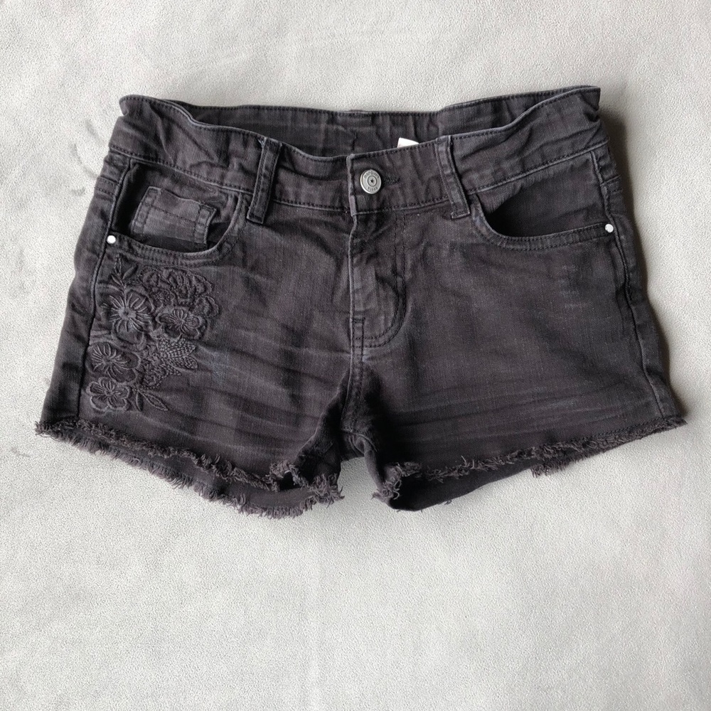 Manguun ~ Black Denim Shorts ~ Girls Size 10